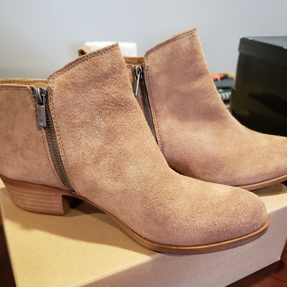 Suede boots